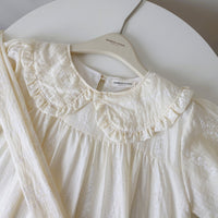 Cream collar detail
